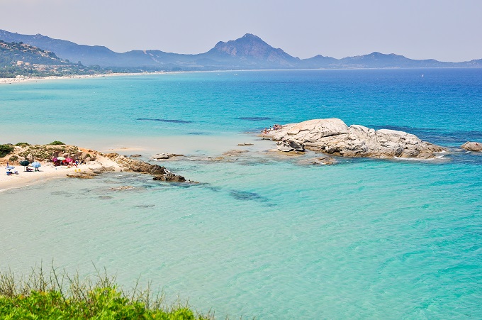 Spiagge più belle della Sardegna: Spiaggia delle Ginestre e Scoglio Peppino