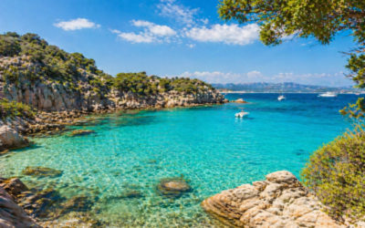 Attività acquatiche in Sardegna: la guida completa alle avventure in mare nel Mediterraneo