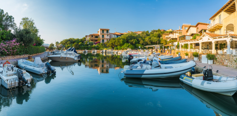 Noleggiare una barca in Sardegna per la prima volta: cosa aspettarsi dalla costa più bella del Mediterraneo