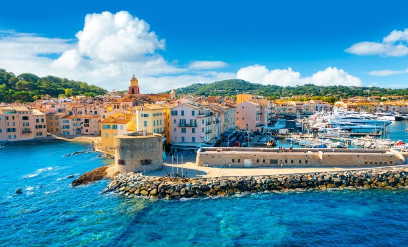 Perché Saint-Tropez è la destinazione perfetta per la navigazione estiva
